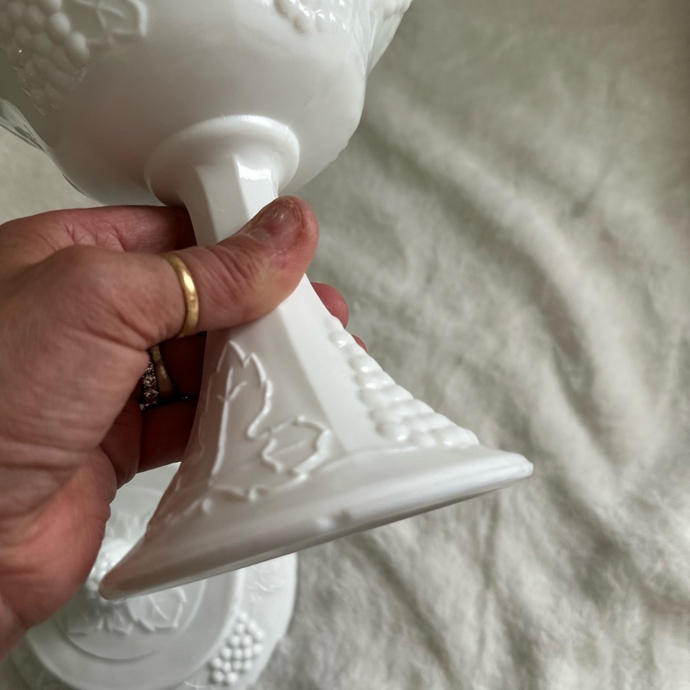 Vintage Milk Glass  candy dish - Picture 6 of 9